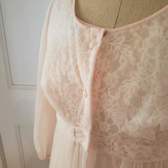 Vintage Miss Elaine chiffon nightgown & robe peignoir set in baby pink - Picture 10 of 16
